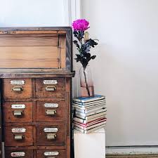 Vintage kommode loft mobel apothekerschrank industrial schrank. Lieblingsecke Vintage Apothekerschrank Blumen