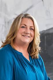 Deb Shafer's Instagram, Twitter & Facebook