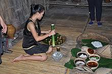 Abstrak masyarakat kadazan dusun tradisional yang lahir dalam budaya kolektif membina perjalanan hidup dalam lingkaran adat istiadat tersendiri. Kadazan Dusun Wikipedia