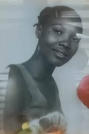 bonjour à tous ! Merci Daniel Grondin pour cette première retouche du  detramage...je mets à jour la photo du coup.... j'ai une demande un peu  particulière car il s'agit d'une coupure de