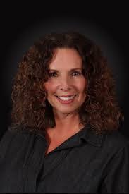 Amy Muench's Instagram, Twitter & Facebook