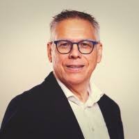 300+ perfiles de «Bryś»