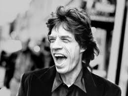 Mick Jagger impecable a los 74 años ¡Feliz cumpleaños!