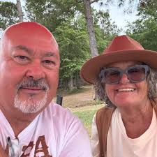 What are good lunch, dinner, and breakfast spots in Fort Myers and Cape  Coral?