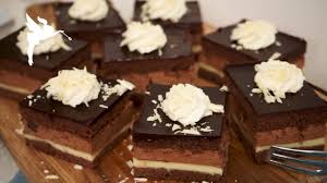 Sie sagen, dass er von der türkei nach griechenland gebracht wurde, aber er hat sich dort so gewöhnt, dass er ein nationaler liebling wurde. Schoko Pudding Schnitten Rezept Blechkuchen Mit Vanillepudding Schokolade Kuchenfee Youtube