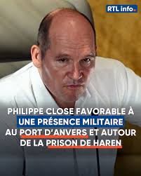 Philippe Close plaide pour un renfort ciblé de l'armée afin de sécuriser  certains sites stratégiques (Port d'Anvers, prison de Haren, ambassades).  👉 Objectif : libérer des policiers pour les enquêtes et le