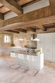 Se avete pensato di ristrutturarne o comprarne una, seguite i nostri suggerimenti su come arredarla, stanza per stanza. Pin On Wood Ceilings