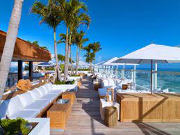 Inside The New 1 Hotel South Beach Miami Bares De Praia Piscina Arquitetura Em Madeira