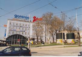Alga apartments am westbahnhof befindet wich in der nahen entfernung von haus des meeres. Das Blaue Haus Beim Westbahnhof Ist Bald Geschichte Wienfunfzehn