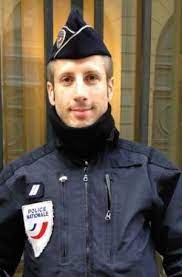 Les solutions pour policier francais de mots fléchés et mots croisés. Revoir La Ceremonie D Hommage Au Policier Xavier Jugele