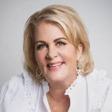 Dani Senne's Instagram, Twitter & Facebook