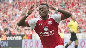 Add the latest transfer rumour here. Augsburg Nimmt Mainzer Baku Ins Visier Reuter Mit Vielen Spielern In Kontakt Transfermarkt