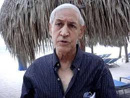 Frank Maynard, un di e pionero di turismo di Kòrsou, a fayesé