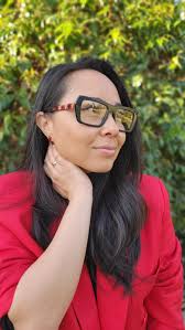 Bringing Unique Fit and Fashion into Focus