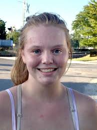 Woman rescues Illinois man in motorized wheelchair stuck