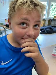 Det er vigtigt at styrke det gode fællesskab i en klasse og selvom de kun  er 12 elever i 6.a, så går de max ind på at hygge sig sammen ❤️ I