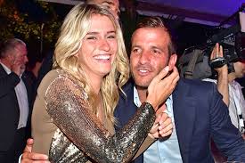 Jun 01, 2021 · goed nieuws voor alle fans van de duitse popsensatie helene fischer (36): Erstmals In Der Offentlichkeit Rafael Van Der Vaart Freundin Estavana