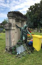 Слушайте autistic disco от niko schwind в deezer. Lars Eidinger Geht Unter Die Fotografen Bilder Aus Seinem Fotobuch Autistic Disco Finden Sich In Der Bildergalerie Stuttgarter Nachrichten