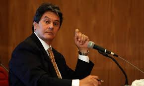 The politician roberto jefferson, head of the brazilian labor party in the brazilian congress of deputies.jefferson has become a major figure in the ongoing brazilian mensalão scandal revolving around corruption and bribery. Eu E Dirceu Somos Irmaos Siameses O Que Der Para Ele No Julgamento Do Mensalao Da Para Mim Diz Roberto Jefferson Jornal O Globo