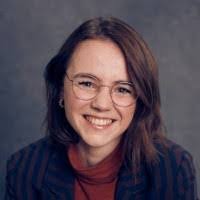 Elise Arnold's Instagram, Twitter & Facebook