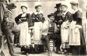 Costumes bretons : Kiz Glasiket, Gwenet, Kern , Leon, Treger (Bretagne)