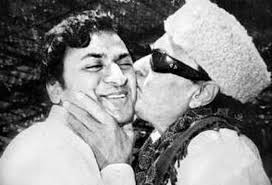 When ex-Tamil Nadu CM MGR held press meet to offer apology to late Kannada  actor Rajkumar