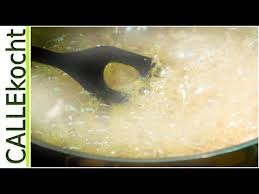 Mehlschwitze Einfach Zubereiten Nach Omas Rezept Youtube Omas Rezepte Mehlschwitze Suppe Selber Machen