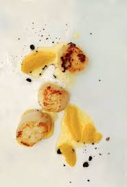 Nettoyer les noix et les coraux sous un filet d'eau, les éponger sur un linge. Coquilles Saint Jacques Poelees Sauce A L Orange Et Poivre De Tasmanie Et Si C Etait Bon