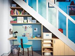 Comment poser un escalier escamotable ? Amenager L Espace Sous Un Escalier Salon Viving