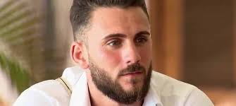 Lucie, la love coach, sera accompagnée de yann, un expert en séduction. Indiai Fugefa Mozog Elofeltetel La Villa Des Coeurs Brises Illan Cloe Scouts388 Com