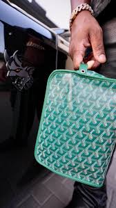 The Prince Family ने नई फ़ोटो जोड़ी.