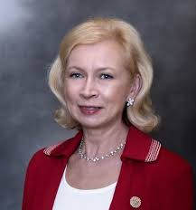 San Antonio Business Leader Catherine Burzik Wins Lifetime Achievement  Award For Contributions to Medical Tech Industry