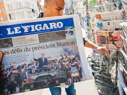 Suivez les dernières informations en direct sur le flash actu du figaro. Paris Frankreich 15 Mai 2017 Le Figaro Zeitung Mit Schwarzem Ethnizitatsmann Der Zeitungsberichtubergabezeremonie Prasidenteneinweihung Des Eben Gewahlten Franzosischen Prasidenten Emmanuel Macron In Paris Frankreich Kauft Lizenzfreie Fotos