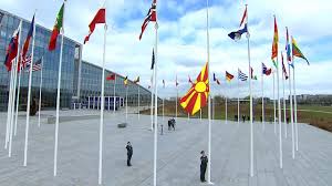 Flaggstorleken avser måttet på flaggans långa sida. 30 03 2020 Nato Flaggenzeremonie Zum Beitritt Nordmazedonien Mit Jens Stoltenberg Zoran Todorovk Youtube