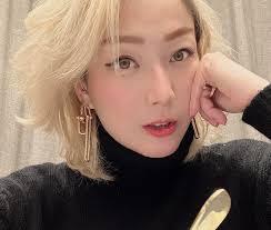 Dora Chau's Instagram, Twitter & Facebook