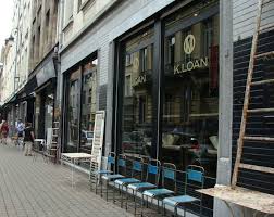 La Rue Blaes Esta Repleta De Tiendas De Decoracion Y Anticuarios Haciendo Del Barrio De Marolles Un Barrio Con Encanto Bruselas El Barrio Tiendas Decoracion