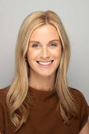 Lori Pettit's Instagram, Twitter & Facebook