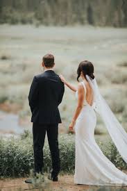 Real Wedding Kristin Ryan Mountain Valley Wedding In Modern Theia Gown A Be Bridal Shop Wedding Dresses Simple Wedding Photo Pictures Crepe Wedding Dress