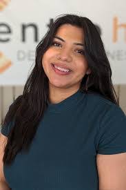 Doris Fernandez's Instagram, Twitter & Facebook