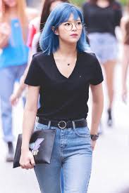 Blue hair for guys isn't for the faint of heart or timid. Which Member Of Twice Look Better In Blue Hair Allkpop Forums