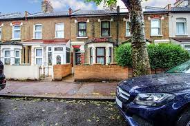 The property consists of a decent size bedroom, a living room and a bathroom. 1 Bedroom Flat To Rent In Creighton Avenue East Ham Upton Park E6 On Boomin