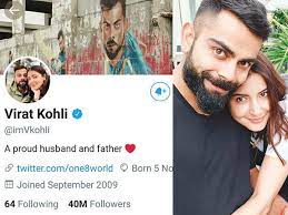 Baby boy virat kohli enjoying drinks break. Virat Kohli Changes His Twitter Bio After The Birth Of His Baby Girl Filmfare Com
