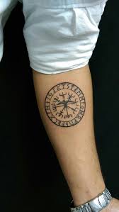 Vegvisir Neattattoosiwouldhave Kelt Dovmeleri Norse Tattoo Dovme