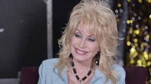 The jolene singer finally revealed everyone always seems to wonder about dolly parton's tattoos. Dolly Parton Opens Up About Doing Tattoos Just To Cover Up Some Scars In A Resurfaced Interview