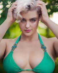 I showcase and talk about some of my fave pieces from past photoshoots 👙 hair by @ziyadsalon @orange_is_the_new_ange 💗. 35 7 K Likerklikk 295 Kommentarer Stefania Ferrario Stefania Model Pa Instagram Stefania Raw Model Beautiful Girl Face Beautiful Girl Image