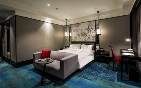 Look up in linguee suggest as a translation of 凱撒醬 å‡±æ''é£¯åº—é€£éŽ–caesar Park Hotels Resorts