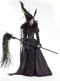Sur l'envers du tissu le plus clair, reportez la petite silhouette des oreilles, en laissant un espace de deux centimètres à ne pas coudre. 13 Idees De Costumes A Faire Soi Meme Pour Halloween L Usine A Bulle