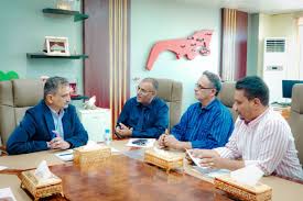 The governor of the capital, Aden, stresses the importance of modernizing  postal systems and improving its services