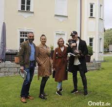 Gemeinsam mit freundin nina ist evgeny zurück zu „let's dance gekehrt um unter dem motto love mit seiner partnerin zu tanzen. Let S Dance In Der Villa Neidstein Onetz