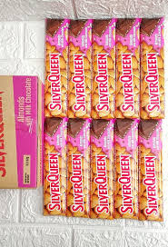 Gambar coklat silverqueen di tangan. 1box Coklat Silverqueen Almond 62gr Isi 10 Pcs Lazada Indonesia